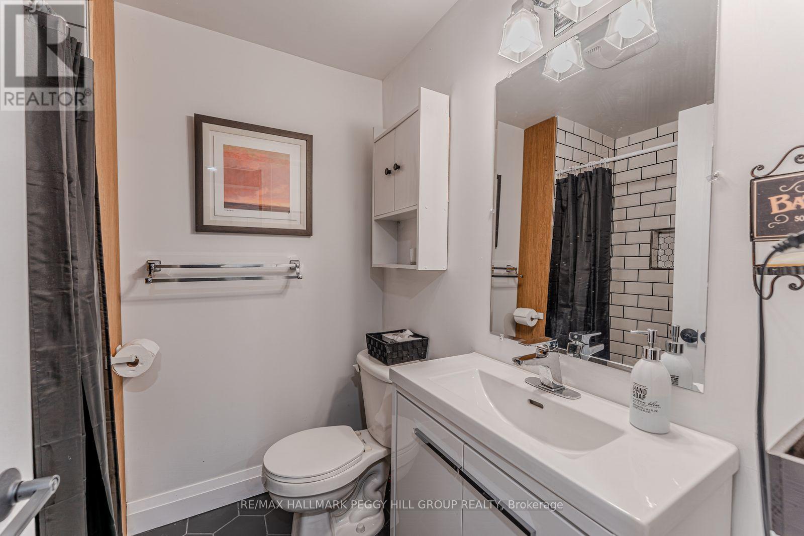 132 Benson Drive, Barrie (Northwest), Ontario  L4N 7Y3 - Photo 12 - S13032282