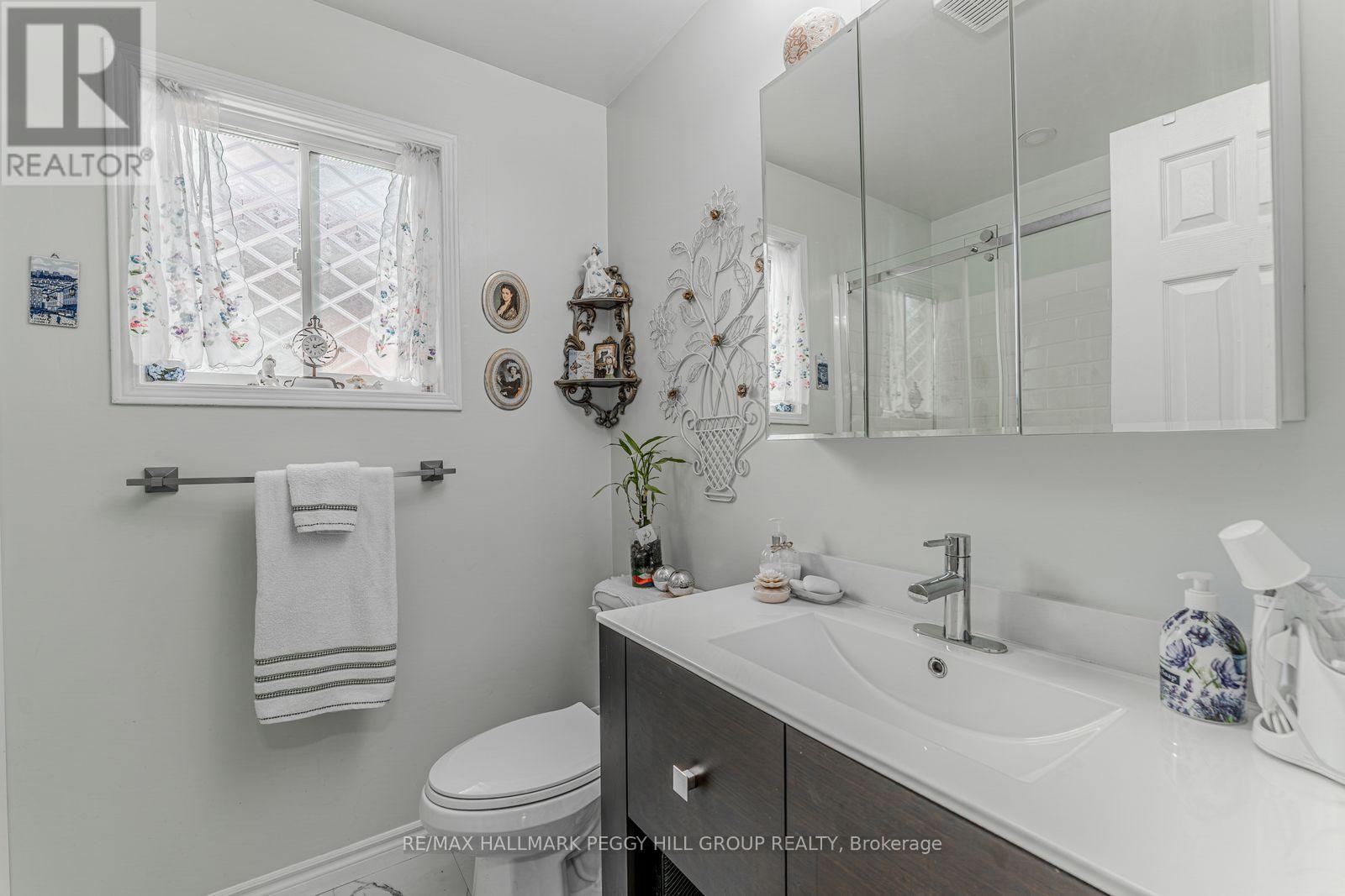 132 Benson Drive, Barrie (Northwest), Ontario  L4N 7Y3 - Photo 7 - S13032282