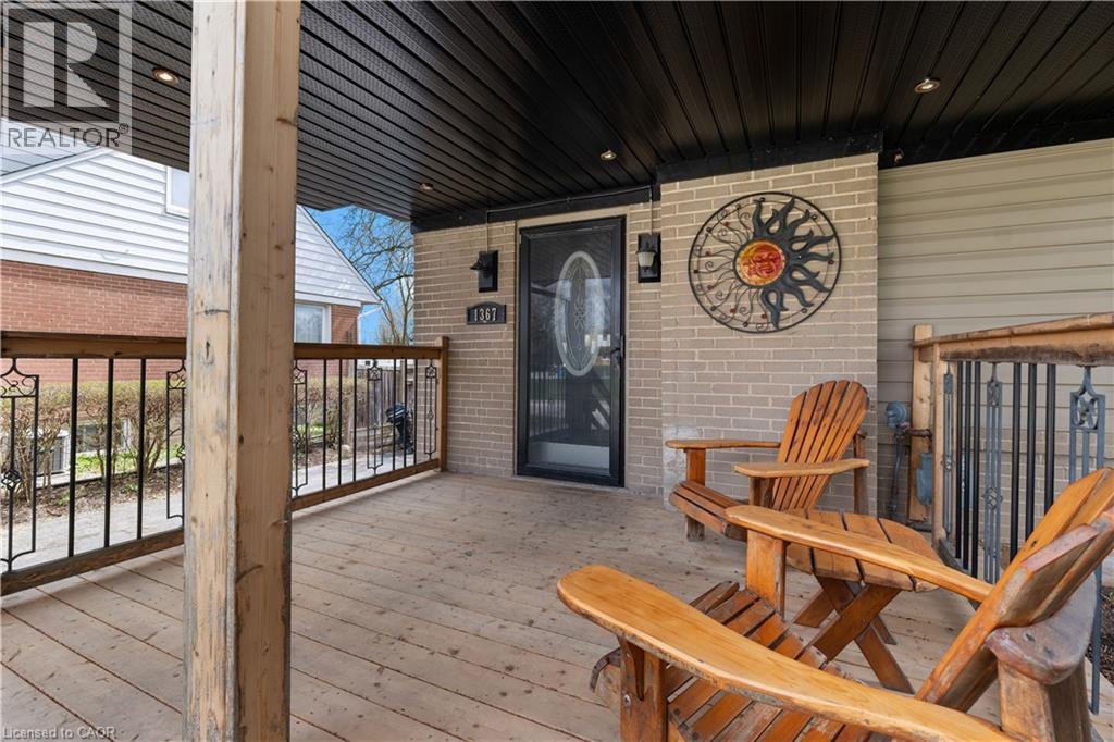 1367 St Marys Crescent, Burlington, Ontario  L7P 1S1 - Photo 2 - 40823174