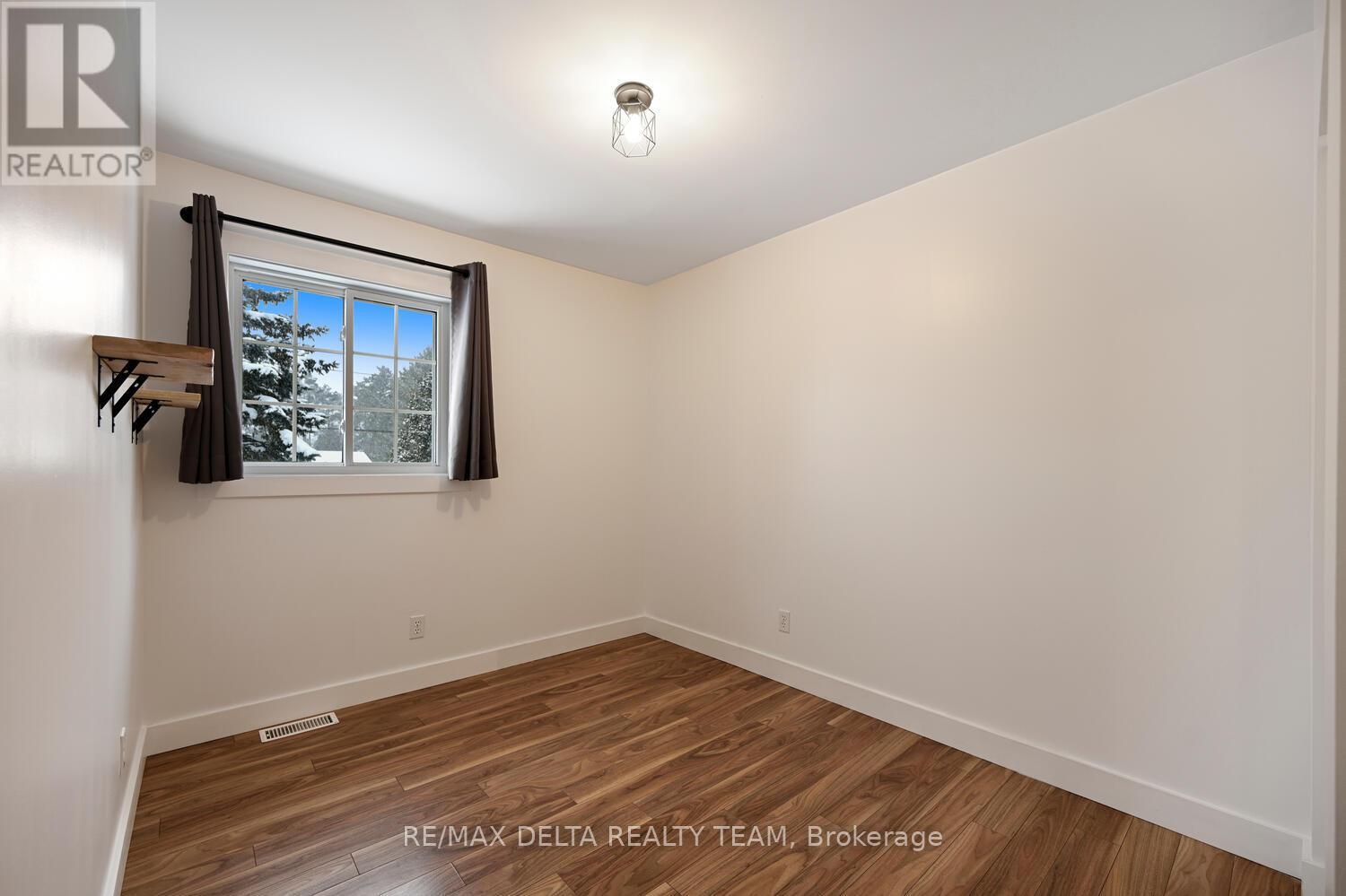 9 Peryl Road, Front Of Yonge, Ontario  K0E 1R0 - Photo 13 - X12660914