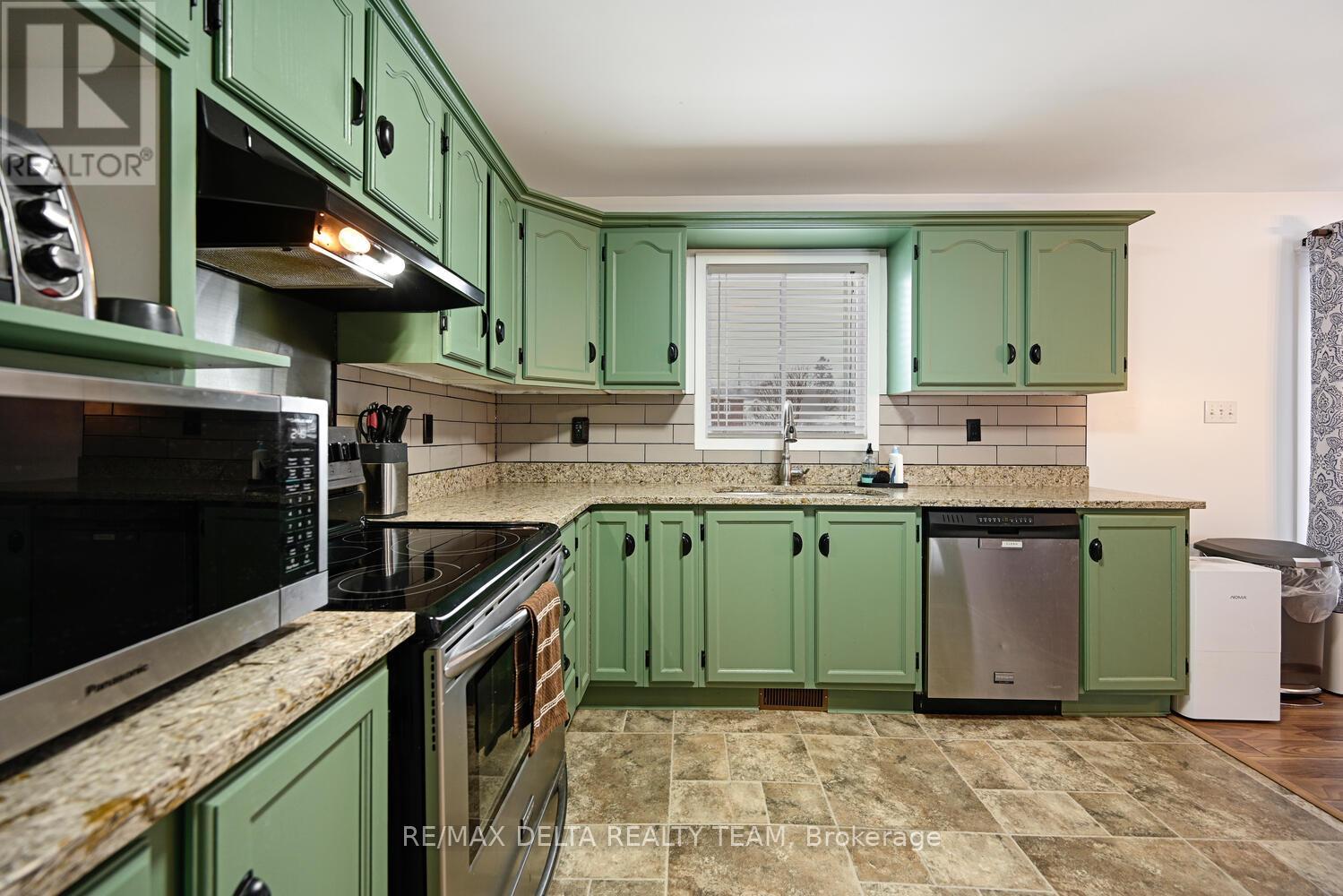 9 Peryl Road, Front Of Yonge, Ontario  K0E 1R0 - Photo 8 - X12660914