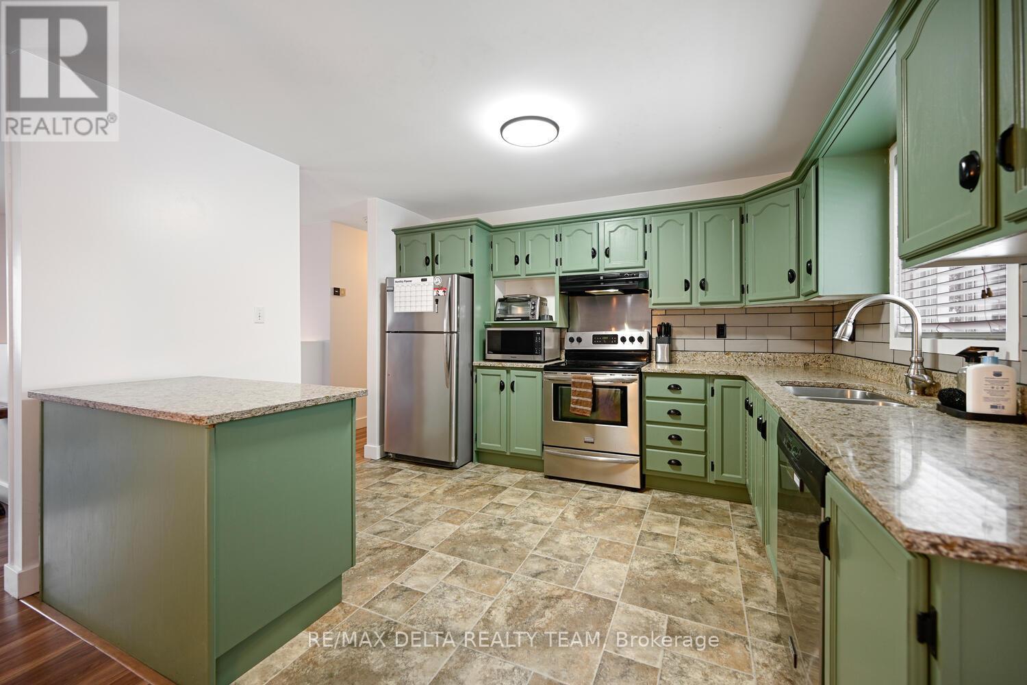 9 Peryl Road, Front Of Yonge, Ontario  K0E 1R0 - Photo 7 - X12660914