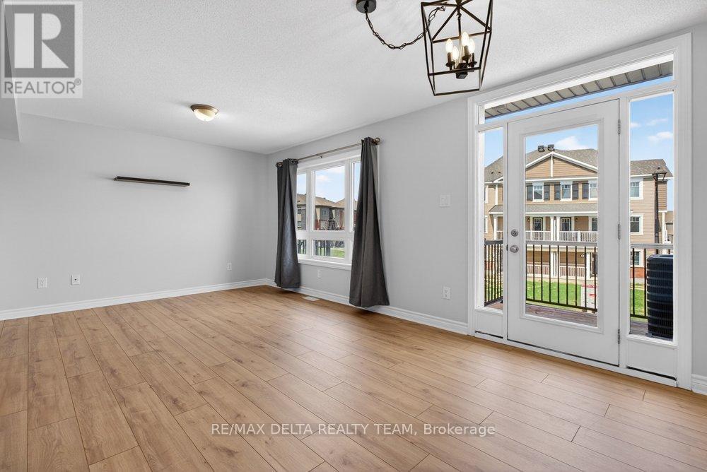 94 Feathertop Lane, Ottawa, Ontario  K2S 1E7 - Photo 11 - X12911170