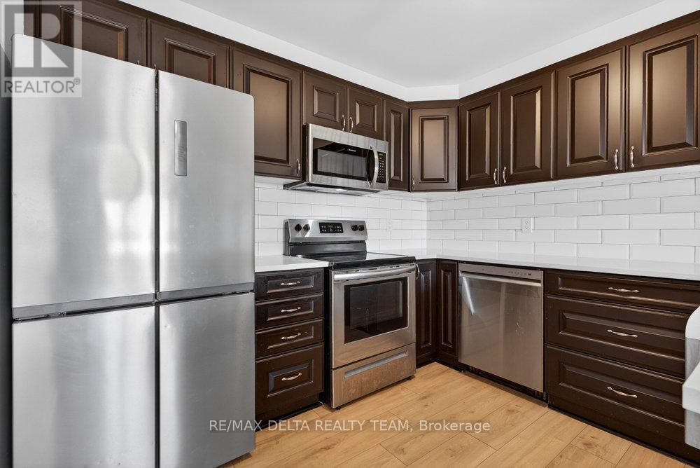 94 Feathertop Lane, Ottawa, Ontario  K2S 1E7 - Photo 18 - X12911170