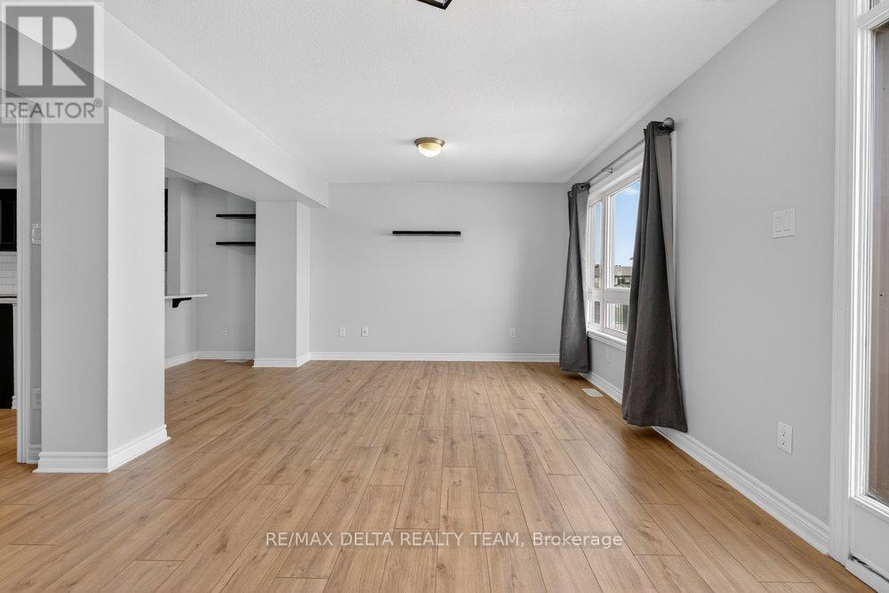 94 Feathertop Lane, Ottawa, Ontario  K2S 1E7 - Photo 14 - X12911170