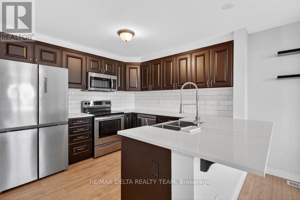 94 Feathertop Lane, Ottawa, Ontario  K2S 1E7 - Photo 27 - X12911170