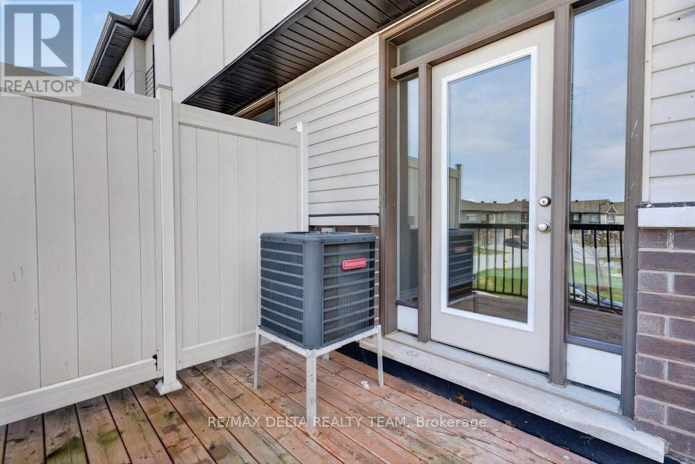 94 Feathertop Lane, Ottawa, Ontario  K2S 1E7 - Photo 39 - X12911170