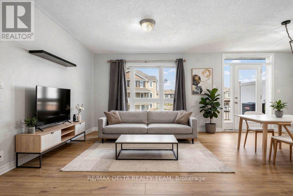 94 Feathertop Lane, Ottawa, Ontario  K2S 1E7 - Photo 8 - X12911170