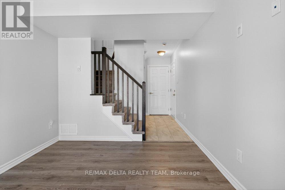 94 Feathertop Lane, Ottawa, Ontario  K2S 1E7 - Photo 9 - X12911170