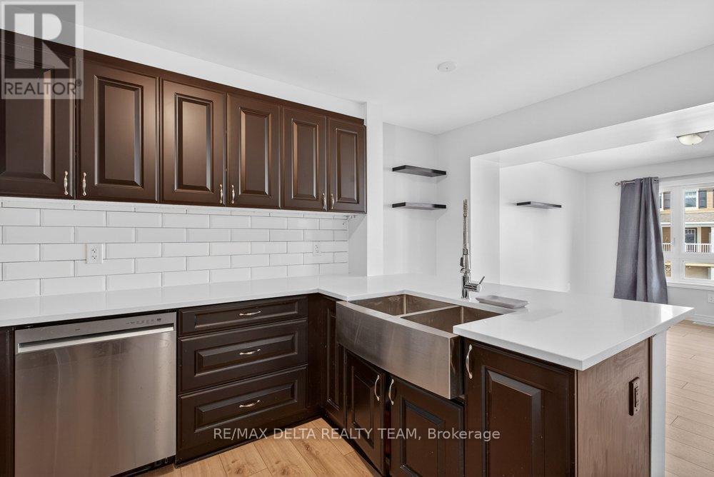 94 Feathertop Lane, Ottawa, Ontario  K2S 1E7 - Photo 24 - X12911170
