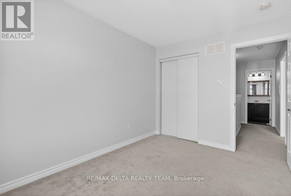 94 Feathertop Lane, Ottawa, Ontario  K2S 1E7 - Photo 36 - X12911170