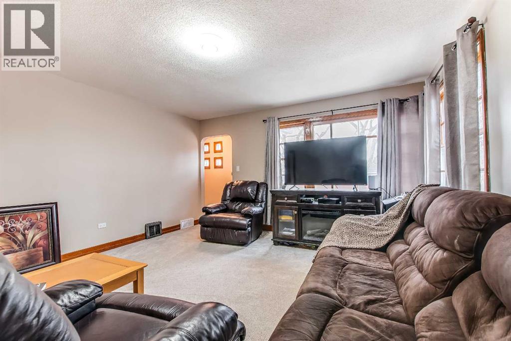 1061 Queen Street Se, Medicine Hat, Alberta  T1A 1B1 - Photo 7 - A2300816