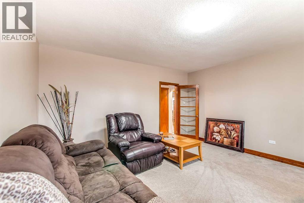 1061 Queen Street Se, Medicine Hat, Alberta  T1A 1B1 - Photo 8 - A2300816