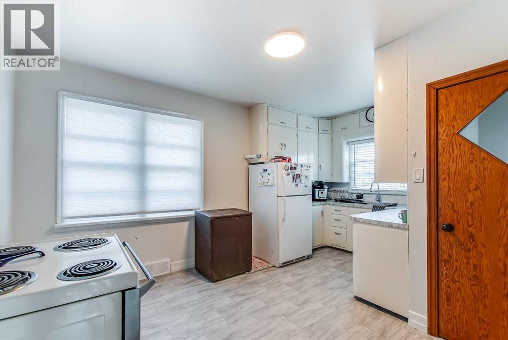 1061 Queen Street Se, Medicine Hat, Alberta  T1A 1B1 - Photo 9 - A2300816