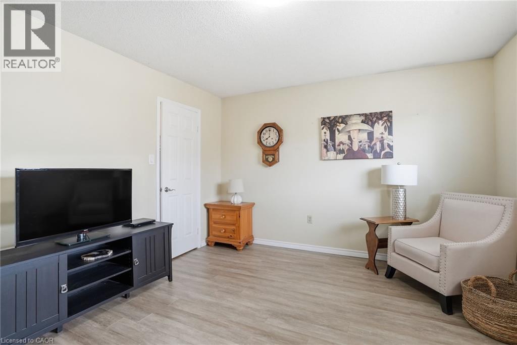 31 Republic Avenue, Hamilton, Ontario  L9B 2G6 - Photo 27 - 40812669