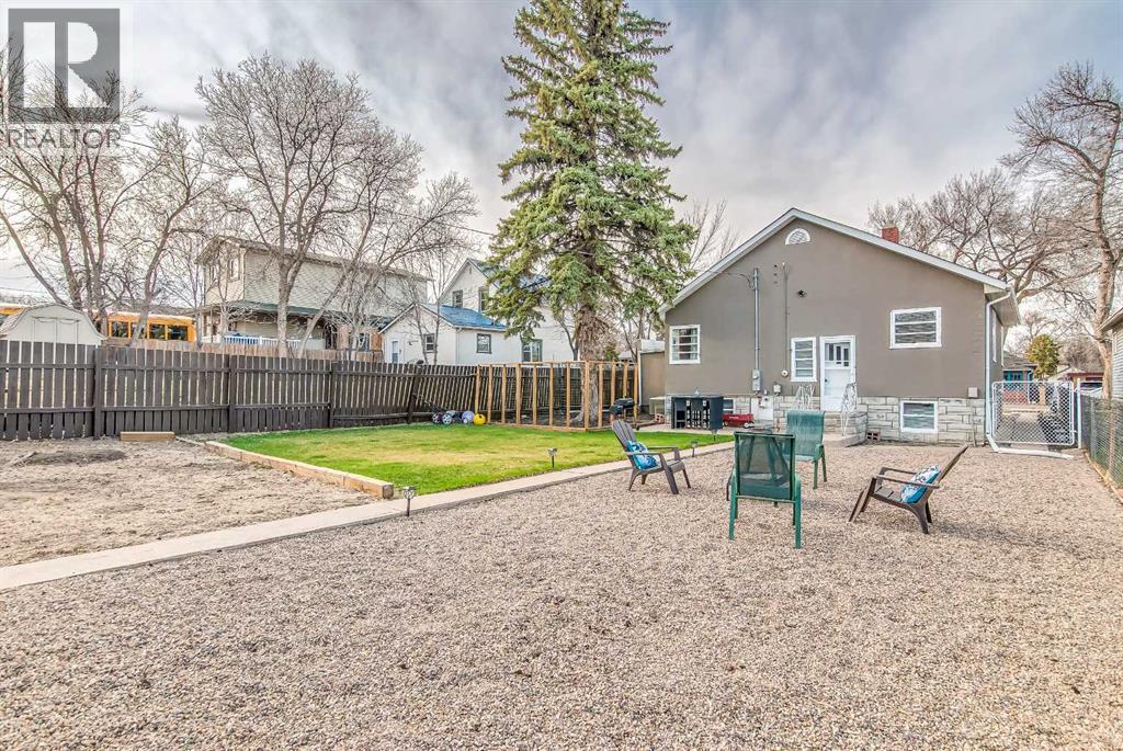 1061 Queen Street Se, Medicine Hat, Alberta  T1A 1B1 - Photo 40 - A2300816