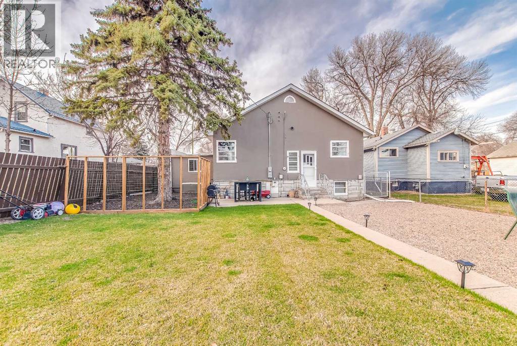 1061 Queen Street Se, Medicine Hat, Alberta  T1A 1B1 - Photo 42 - A2300816