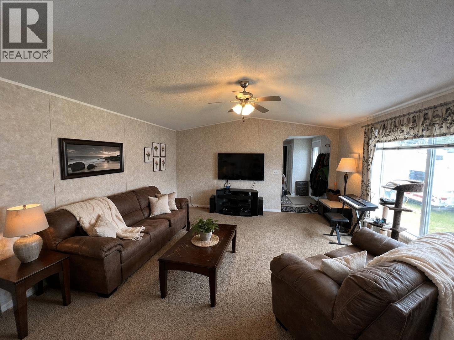 5514 Pine Crescent, Fort Nelson, British Columbia  V0C 1R0 - Photo 4 - R3114383
