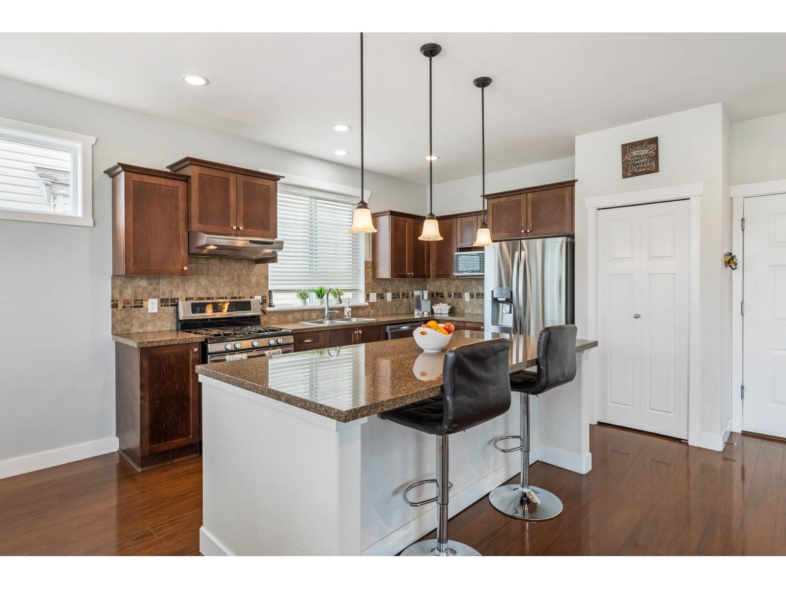 2108 Zinfandel Drive, Abbotsford, British Columbia  V4X 0A6 - Photo 7 - R3102011