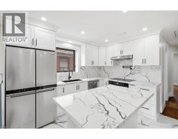 24 TREEVIEW Drive, Toronto, Ontario