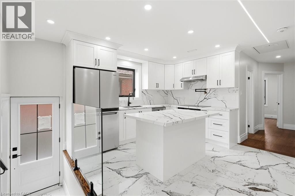 24 Treeview Drive, Toronto, Ontario  M8W 4B9 - Photo 8 - 40822829