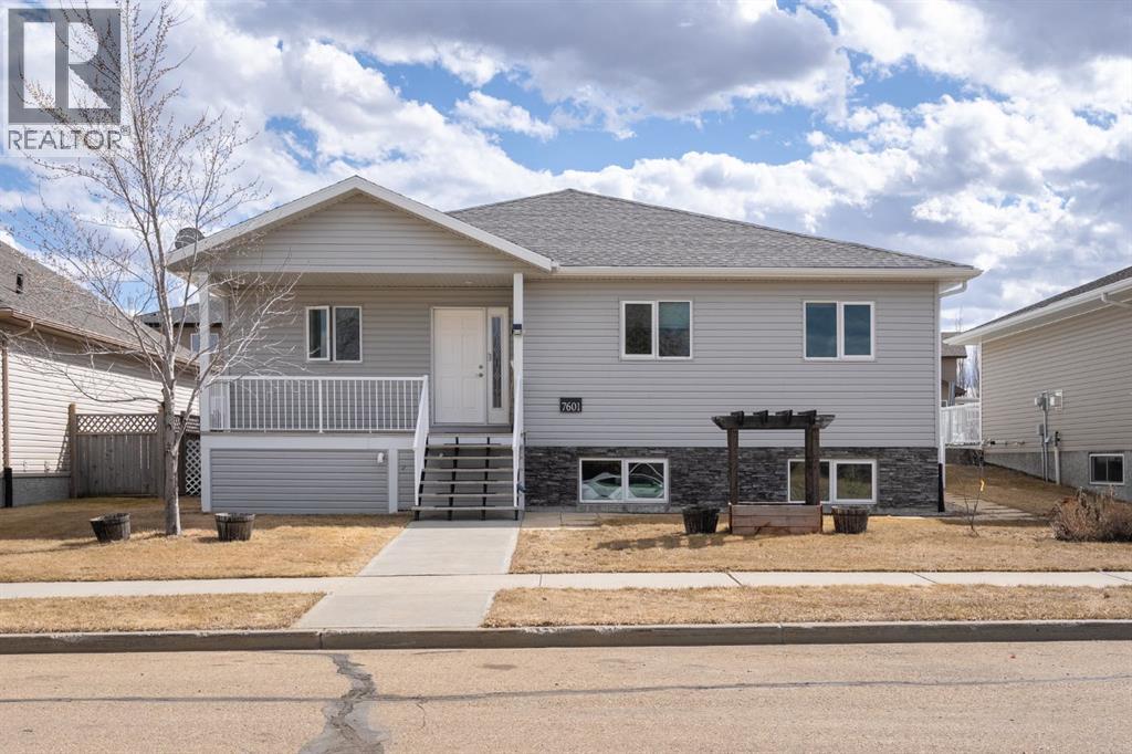7601 41 Avenue, Camrose, Alberta  T4V 4C7 - Photo 1 - A2285531