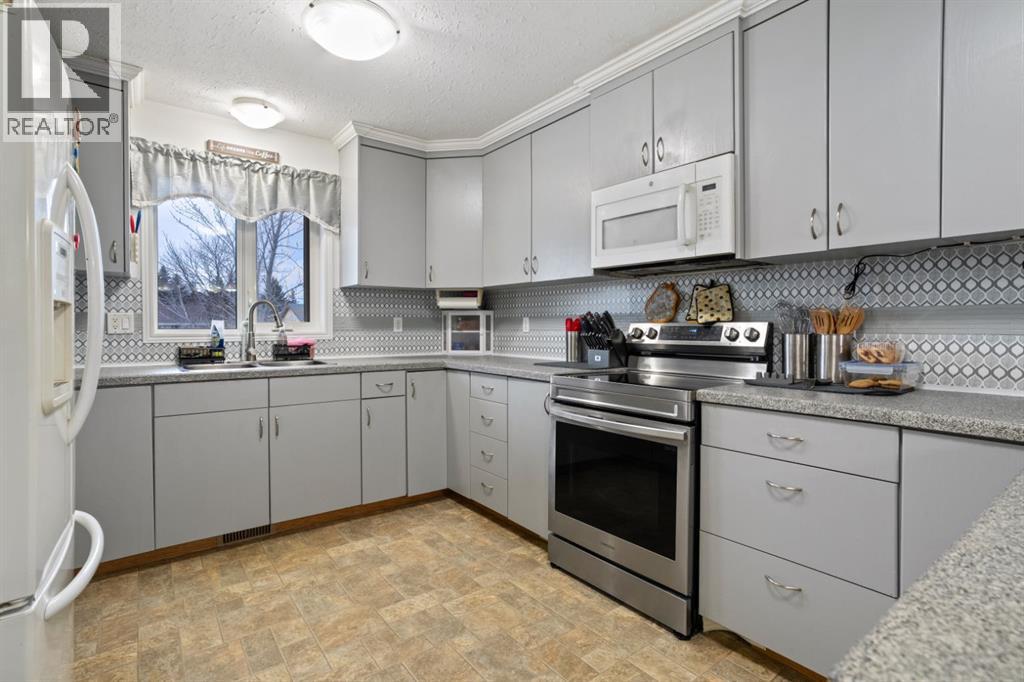 7601 41 Avenue, Camrose, Alberta  T4V 4C7 - Photo 3 - A2285531