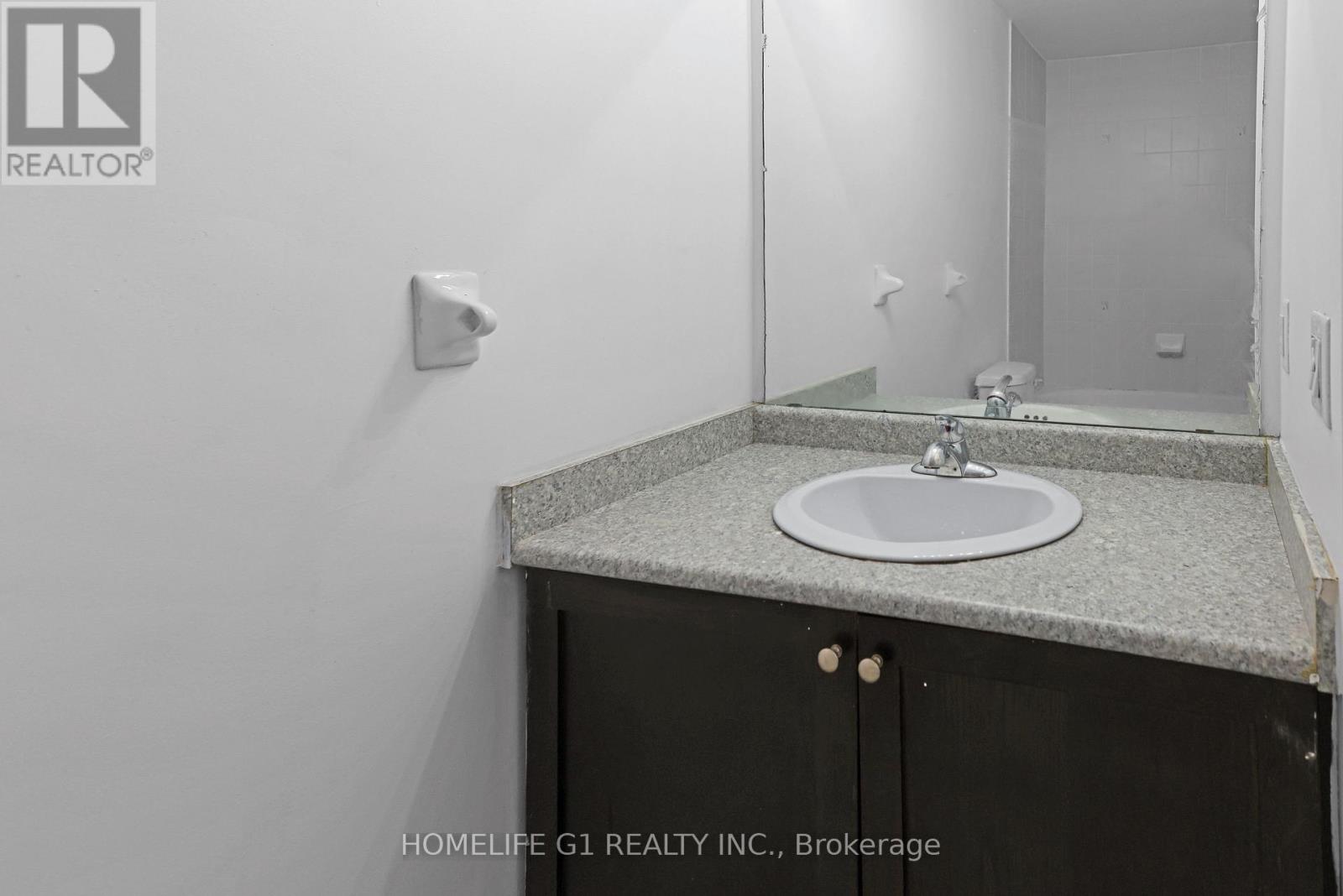 35 Harpreet Circle, Toronto (West Humber-Clairville), Ontario  M9W 0E1 - Photo 25 - W13032224