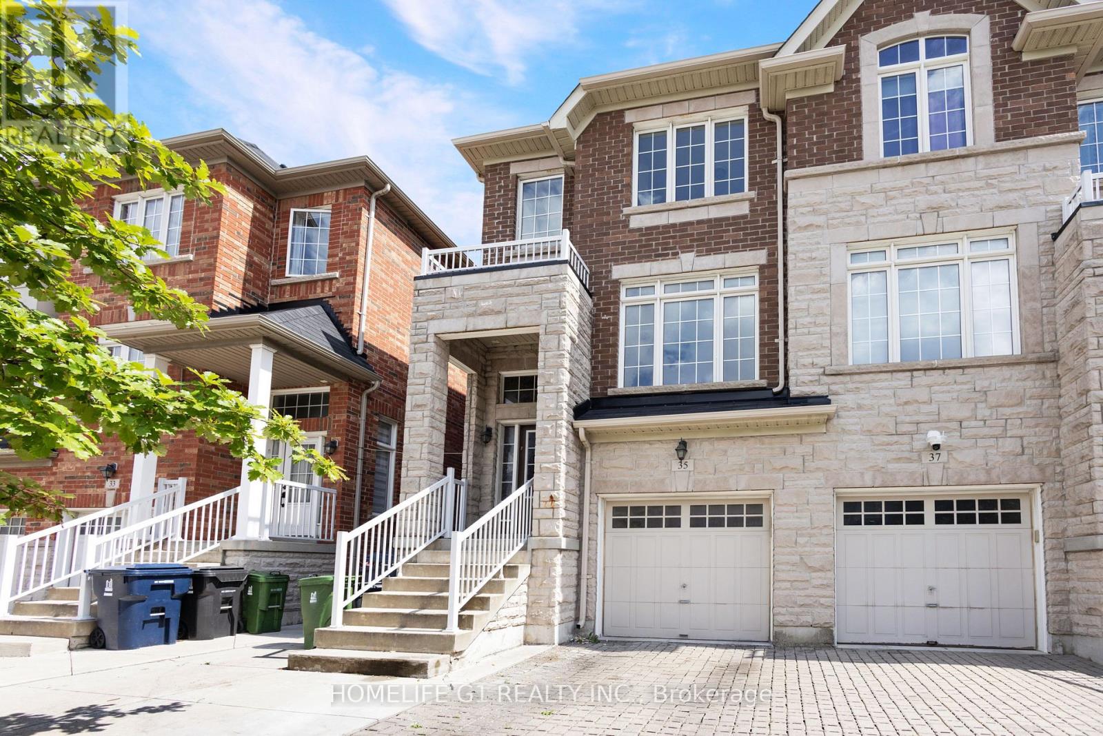 35 Harpreet Circle, Toronto (West Humber-Clairville), Ontario  M9W 0E1 - Photo 3 - W13032224