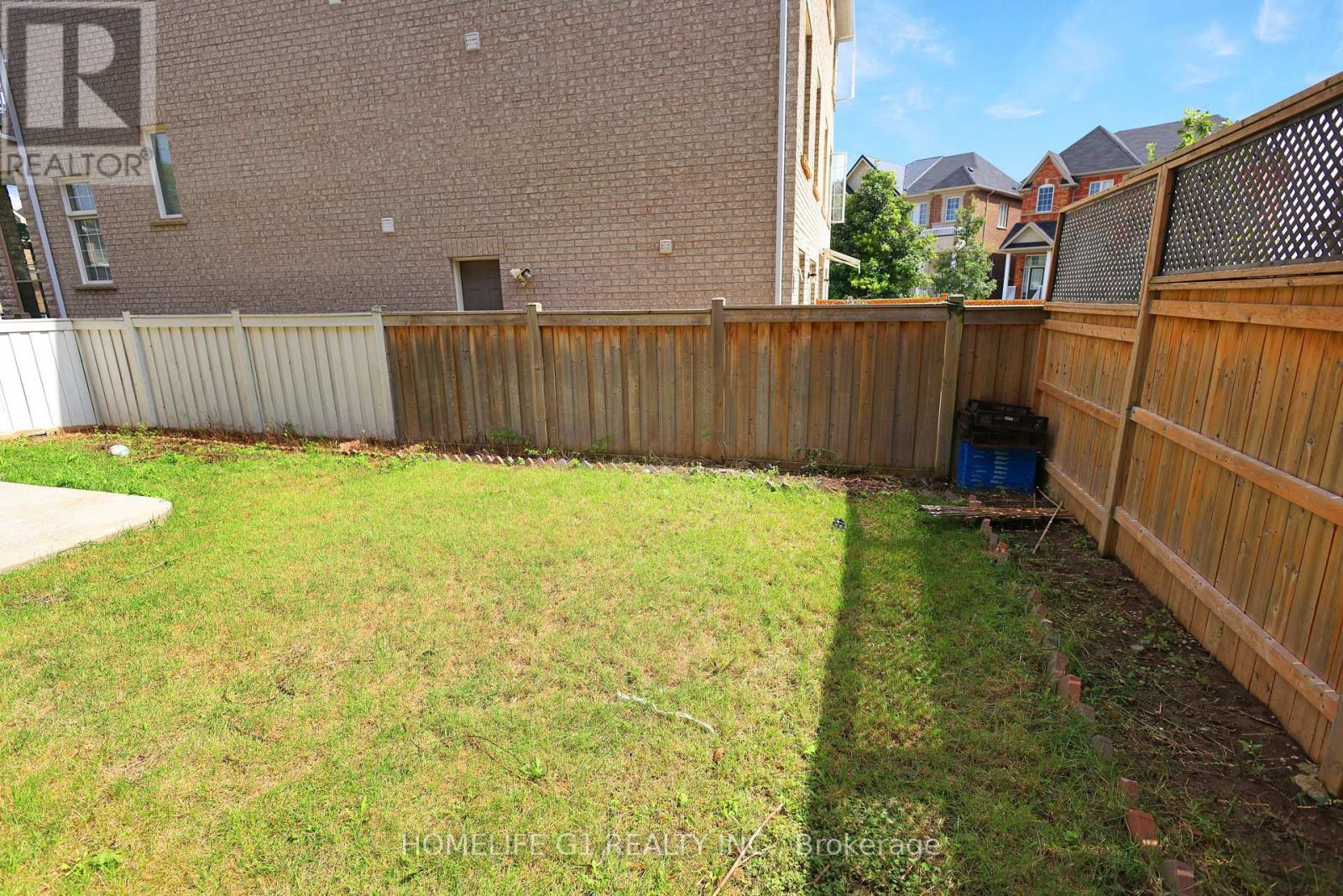 35 Harpreet Circle, Toronto (West Humber-Clairville), Ontario  M9W 0E1 - Photo 32 - W13032224