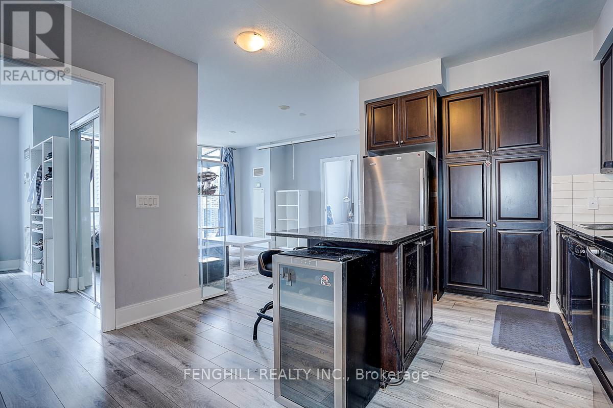 2904 - 330 Burnhamthorpe Road W, Mississauga, Ontario  L5B 0E1 - Photo 14 - W13032228