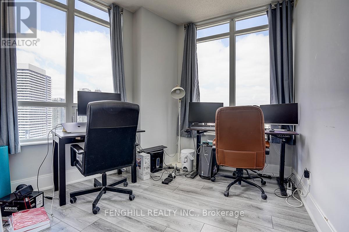 2904 - 330 Burnhamthorpe Road W, Mississauga, Ontario  L5B 0E1 - Photo 15 - W13032228