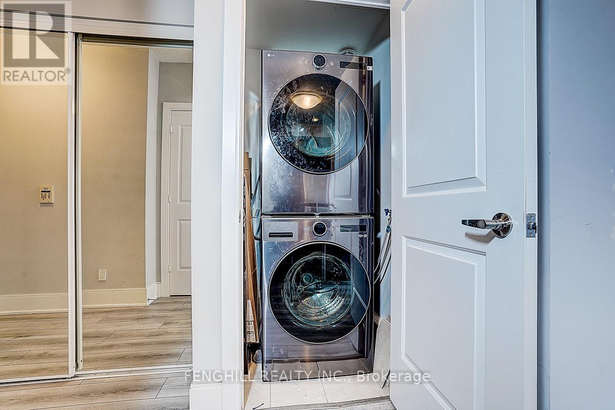 2904 - 330 Burnhamthorpe Road W, Mississauga, Ontario  L5B 0E1 - Photo 21 - W13032228