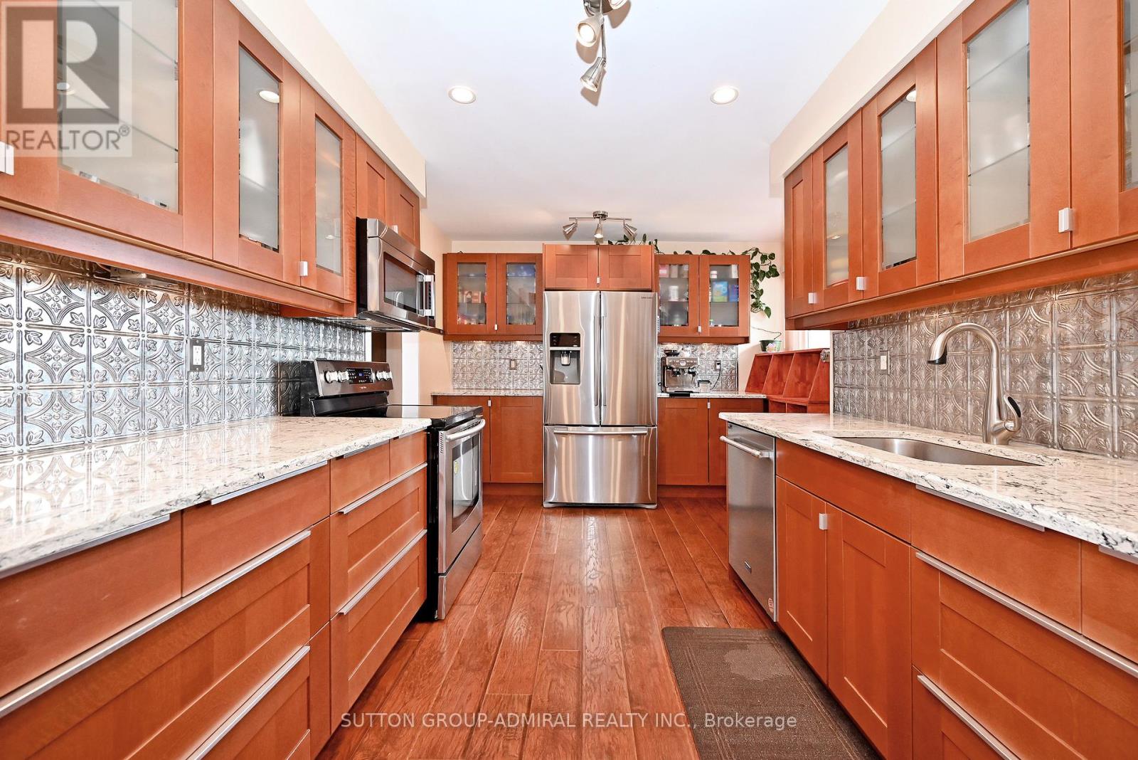 21 Bigham Crescent, Toronto, Ontario  M9C 5C5 - Photo 15 - W13032292