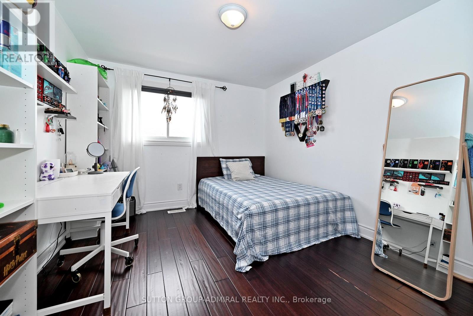 21 Bigham Crescent, Toronto, Ontario  M9C 5C5 - Photo 24 - W13032292