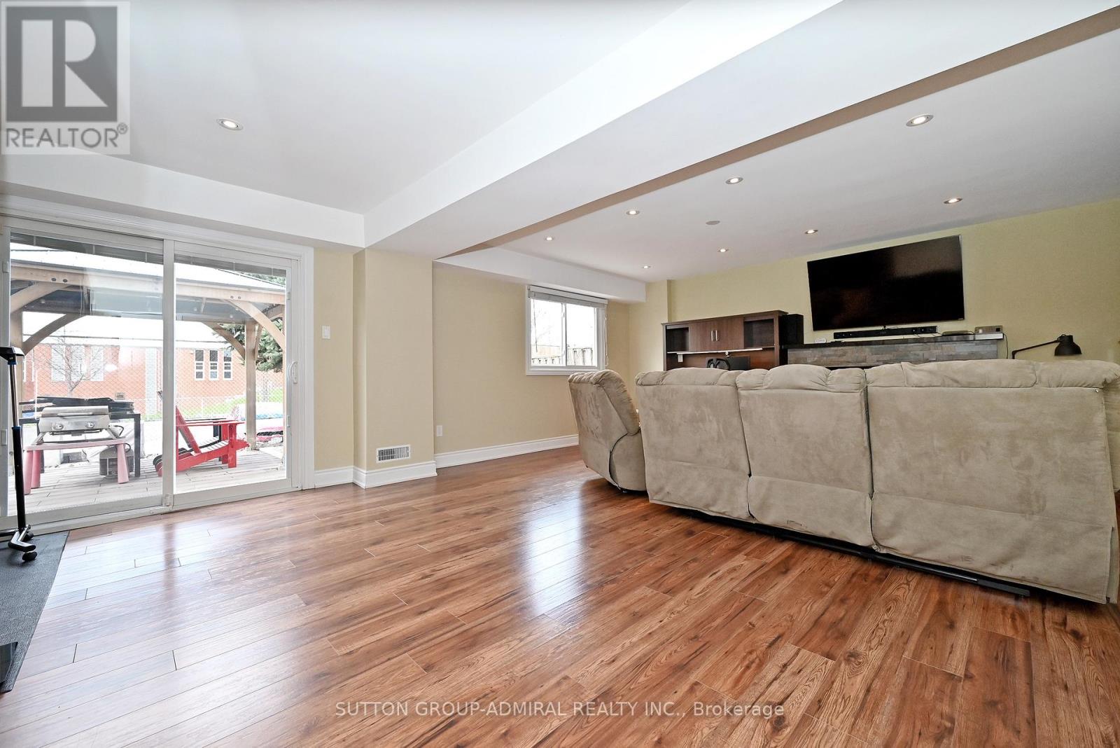 21 Bigham Crescent, Toronto, Ontario  M9C 5C5 - Photo 30 - W13032292