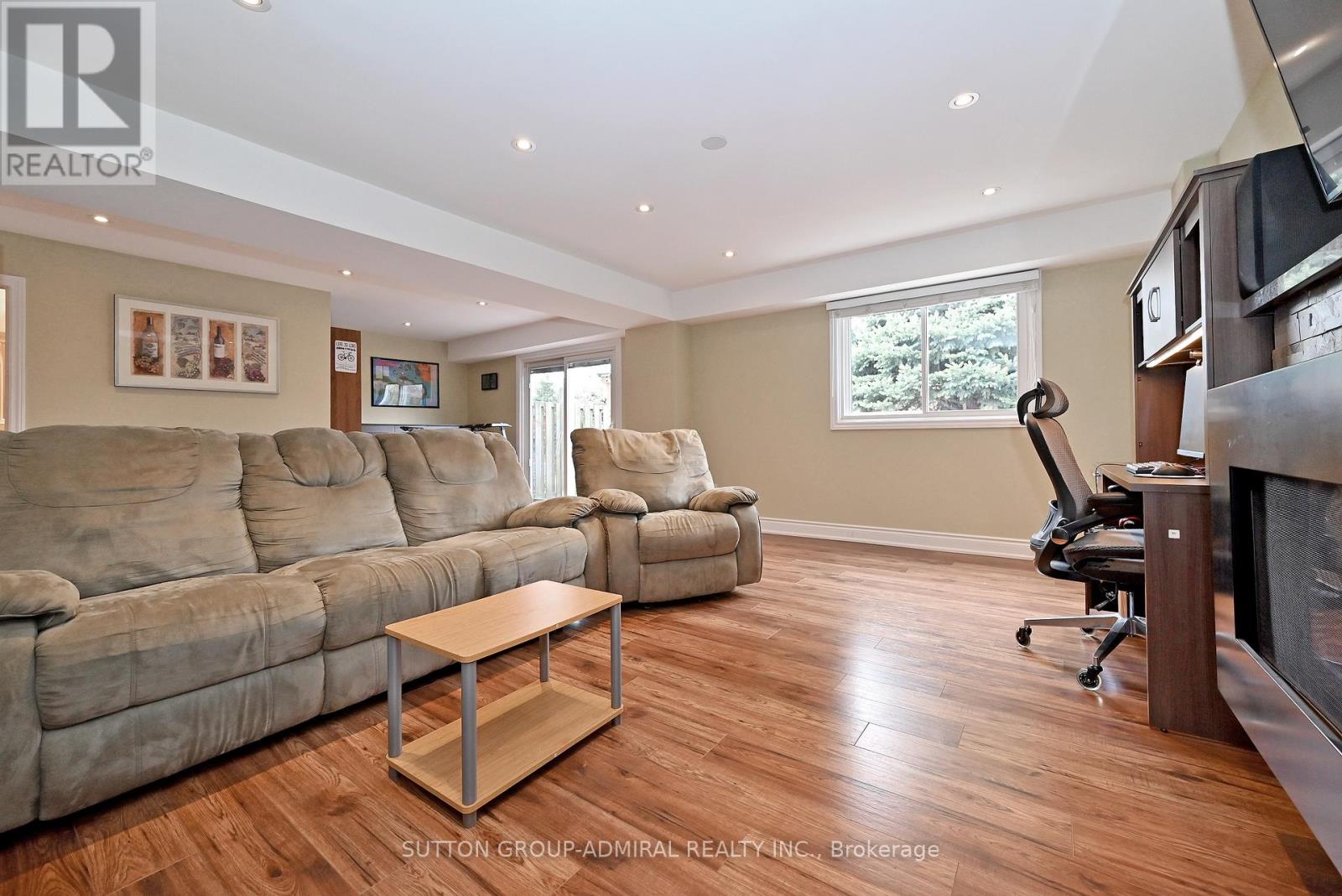 21 Bigham Crescent, Toronto, Ontario  M9C 5C5 - Photo 36 - W13032292