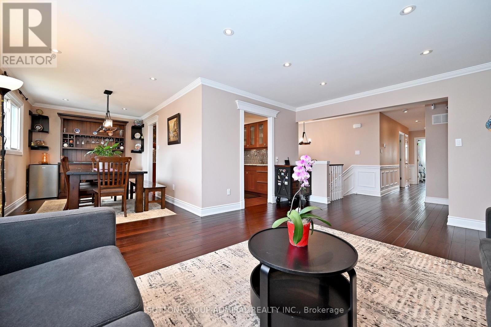 21 Bigham Crescent, Toronto, Ontario  M9C 5C5 - Photo 8 - W13032292