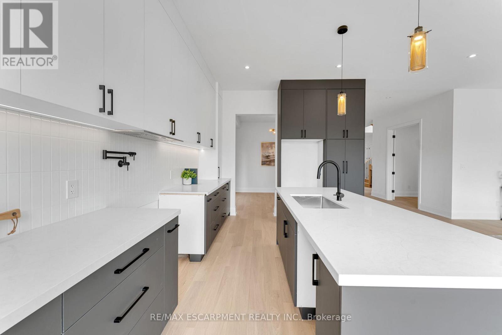 2350 Eighth Line, Oakville, Ontario  L6H 7E6 - Photo 25 - W13032326