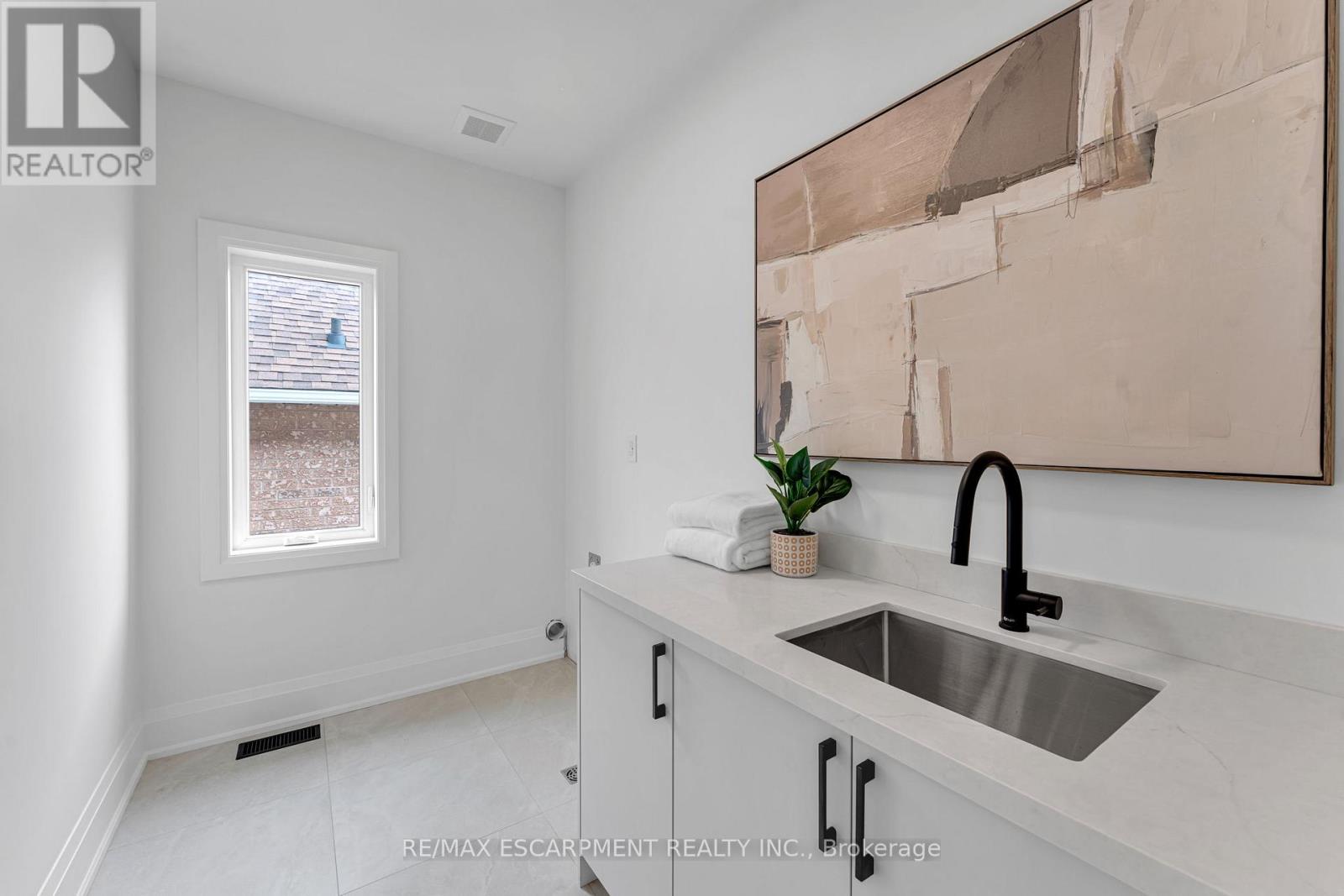 2350 Eighth Line, Oakville, Ontario  L6H 7E6 - Photo 26 - W13032326