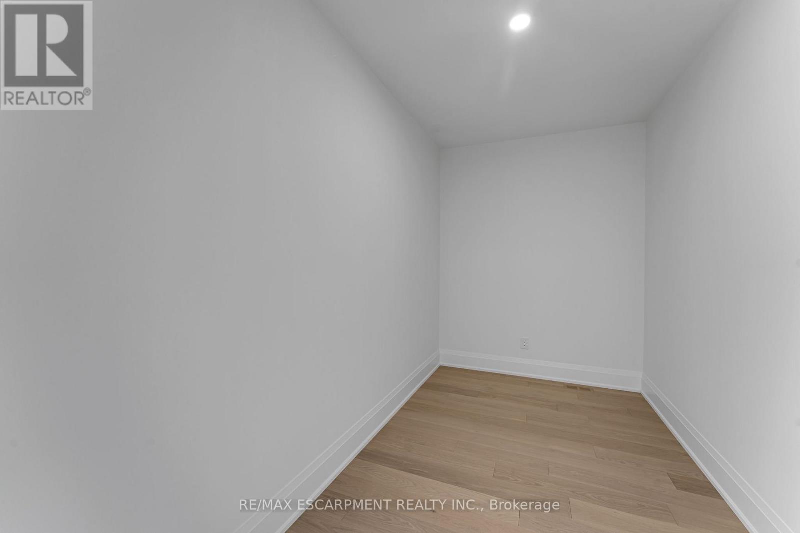 2350 Eighth Line, Oakville, Ontario  L6H 7E6 - Photo 33 - W13032326