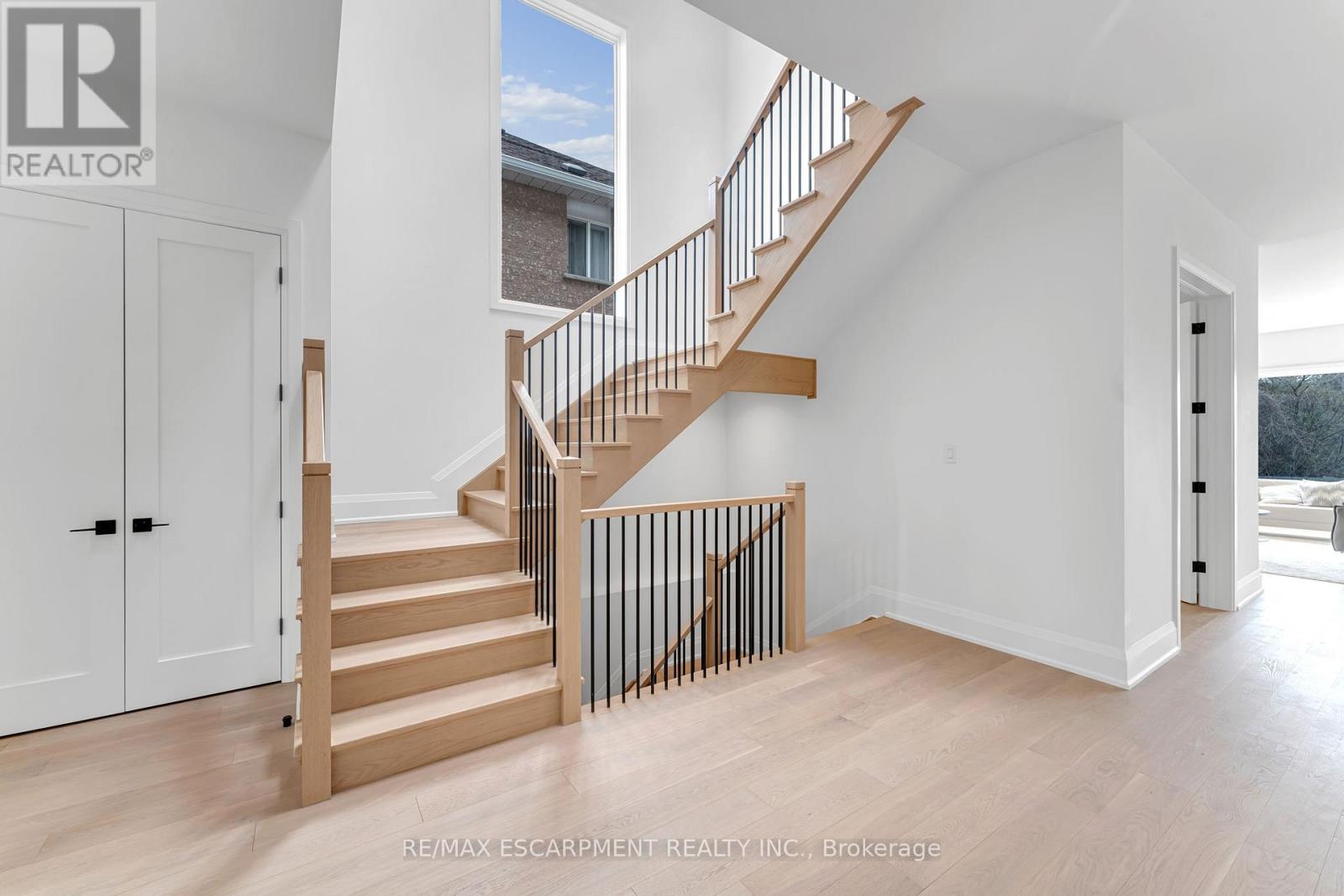 2350 Eighth Line, Oakville, Ontario  L6H 7E6 - Photo 5 - W13032326