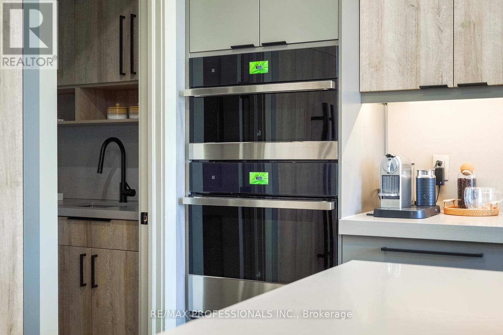 1039 Lorne Park Road, Mississauga, Ontario  L5H 2Z9 - Photo 12 - W13032352