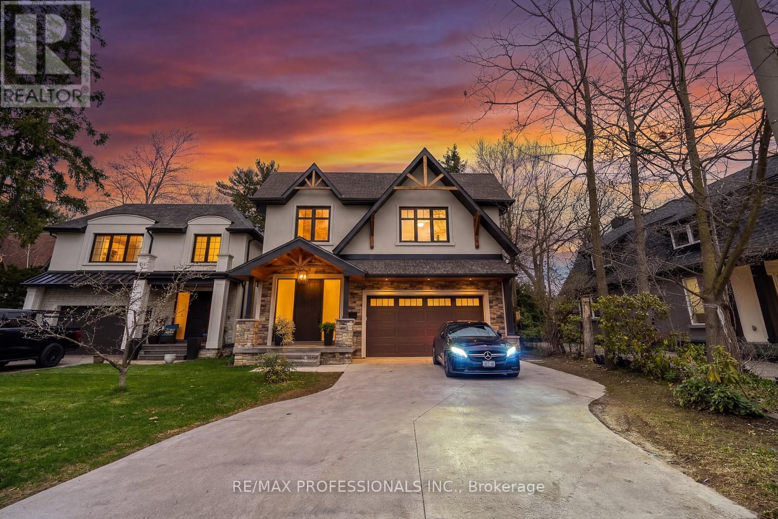 1039 Lorne Park Road, Mississauga, Ontario  L5H 2Z9 - Photo 2 - W13032352