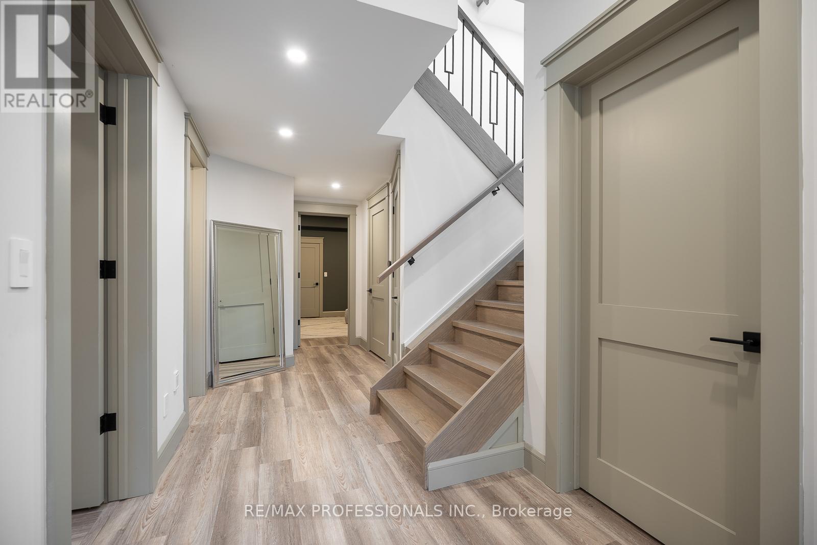 1039 Lorne Park Road, Mississauga, Ontario  L5H 2Z9 - Photo 41 - W13032352