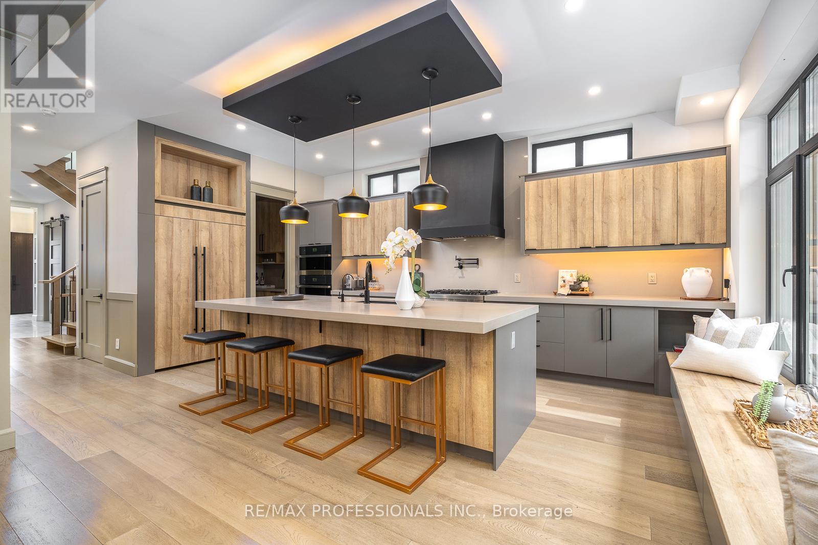 1039 Lorne Park Road, Mississauga, Ontario  L5H 2Z9 - Photo 8 - W13032352