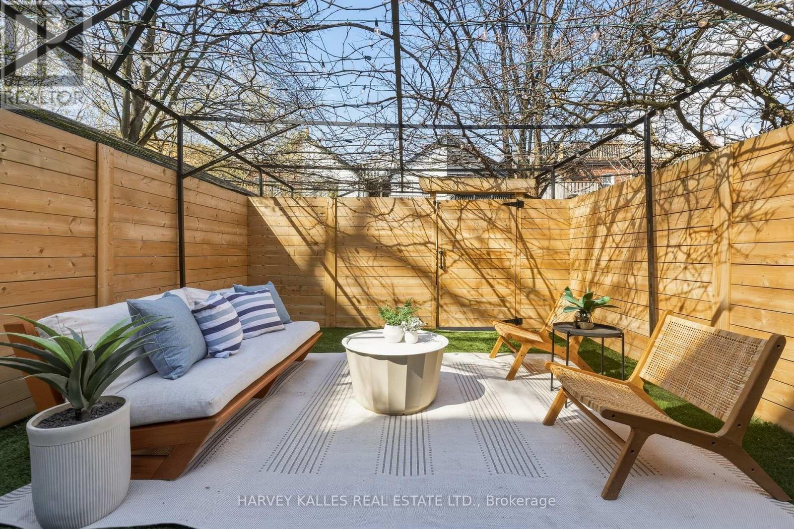 164 Albany Avenue, Toronto, Ontario  M5R 3C6 - Photo 21 - C13031976