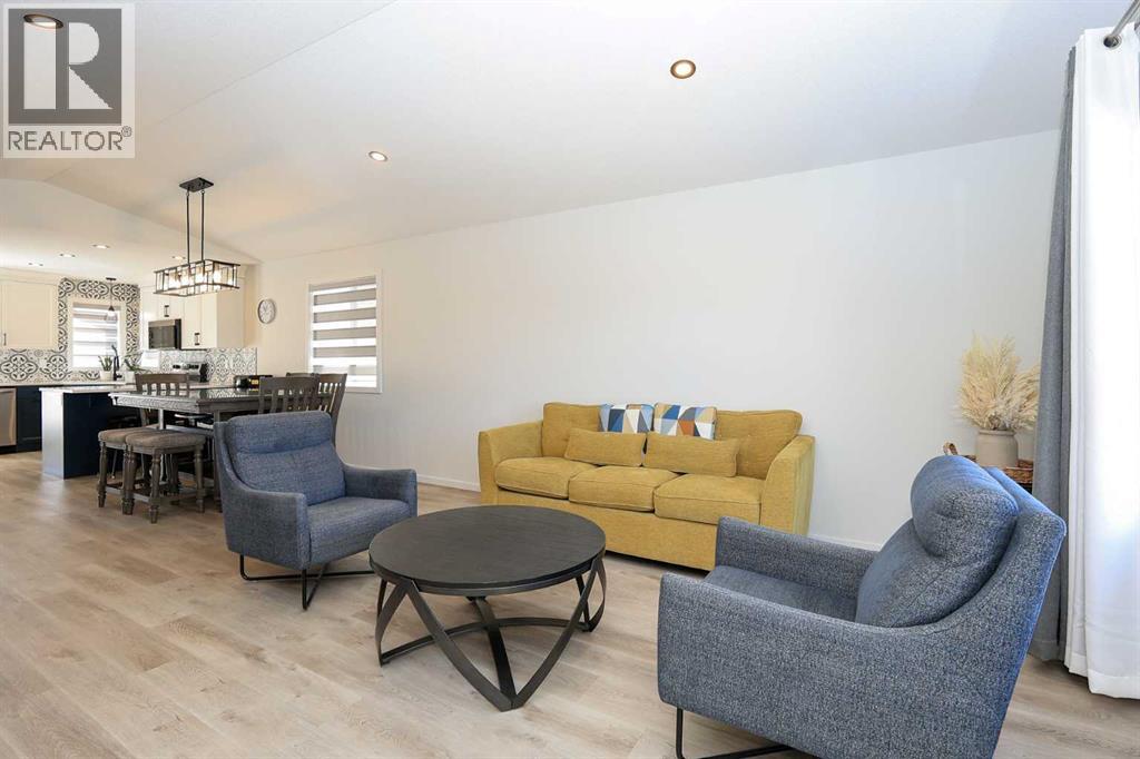 195 Thomlison Avenue, Red Deer, Alberta  T4P 3E6 - Photo 4 - A2303919