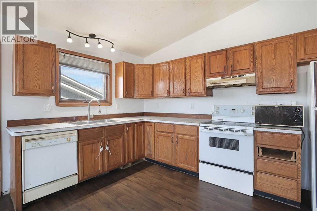 184 Upland Boulevard W, Brooks, Alberta  T1R 0R1 - Photo 12 - A2302379