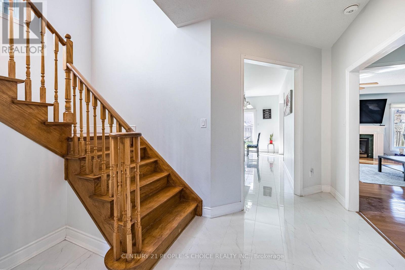 23 Smoothwater Street, Brampton, Ontario  L6R 2G2 - Photo 7 - W13024702